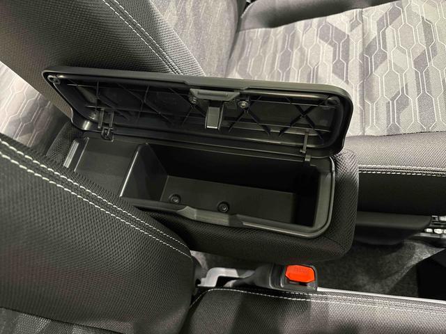 タフト G クロムベンチャー スカイフィールトップ クロムパック メッキパック シルバーアンダーガーニッシュ インテリアアクセント LEDオートライト&フォグランプ 電動パーキングブレーキ バックカメラ アルミホイール(30枚目)