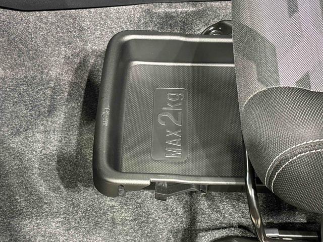 タフト G クロムベンチャー スカイフィールトップ クロムパック メッキパック シルバーアンダーガーニッシュ インテリアアクセント LEDオートライト&フォグランプ 電動パーキングブレーキ バックカメラ アルミホイール(33枚目)