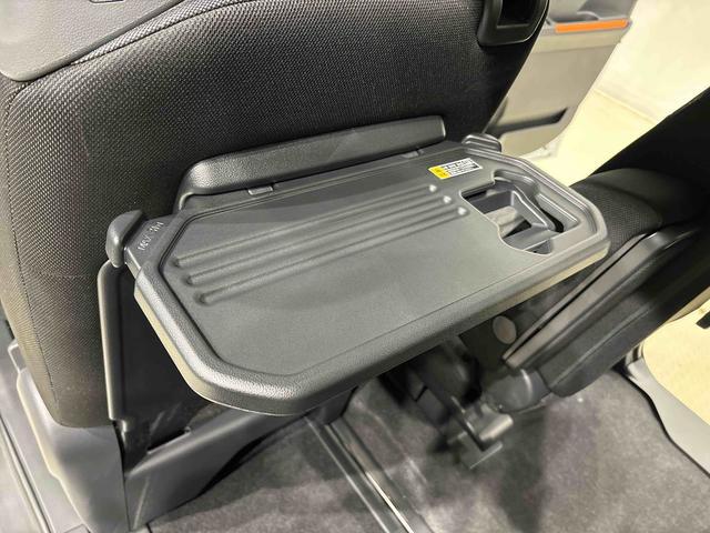 ���ݕ���H�ו����C�y�ɒu����i�[���V�[�g�o�b�N�e�[�u�����A�^�]�ȂƏ���Ȃ̔w������ɂ��p�ӁB�Ԓ��������K�ł��I