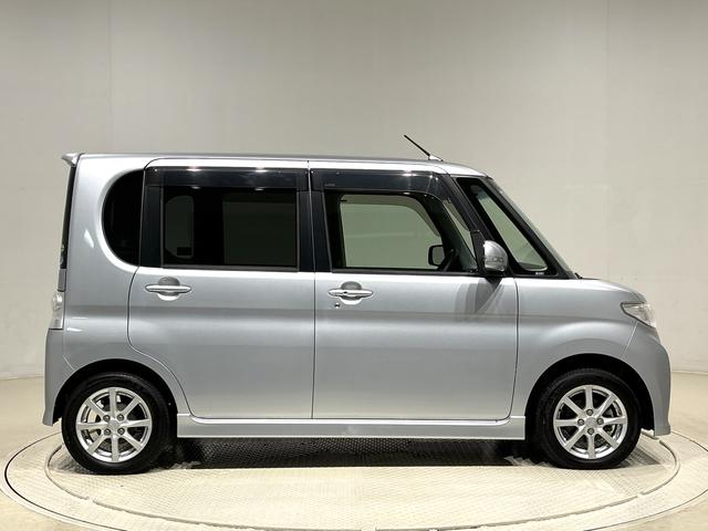 タント カスタムＸ　ナビ　片側電動スライドドア　電動格納ドアミラー　片側電動スライドドア　電動格納ドアミラー　マニュアルエアコン　アルミホイールタイヤ　アイドリングストップ　キーフリーシステム（8枚目）