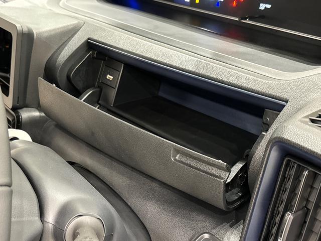 タント カスタムRS ターボ 両側電動スライドドア キーフリー 純正ナビ装着用アップグレードパック 運転席・助手席シートヒーター 電動パーキングブレーキ オートブレーキホールド機能 格納式リヤドアサンシェード 運転席シートリフター チルトステアリング(26枚目)