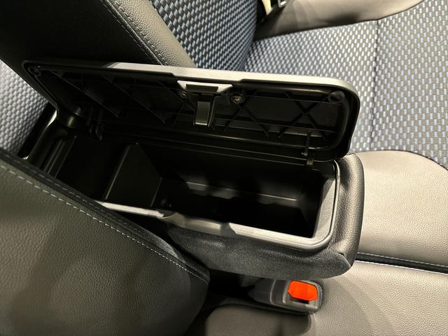 タント カスタムRS ターボ 両側電動スライドドア キーフリー 純正ナビ装着用アップグレードパック 運転席・助手席シートヒーター 電動パーキングブレーキ オートブレーキホールド機能 格納式リヤドアサンシェード 運転席シートリフター チルトステアリング(30枚目)