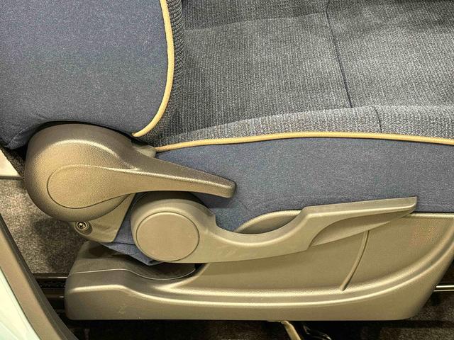 ムーヴキャンバス セオリーG 両側電動スライドドア キーフリーシステム 純正ナビ装着用アップグレードパック 運転席・助手席シートヒーター 電動パーキングブレーキ オートブレーキホールド機能 運転席シートヒーター チルトステアリング(28枚目)