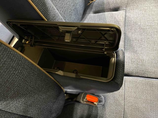 ムーヴキャンバス セオリーG 両側電動スライドドア キーフリーシステム 純正ナビ装着用アップグレードパック 運転席・助手席シートヒーター 電動パーキングブレーキ オートブレーキホールド機能 運転席シートヒーター チルトステアリング(30枚目)