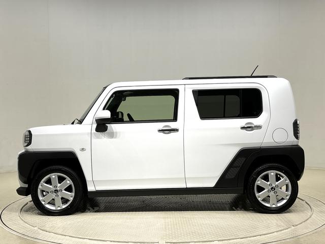 タフト Ｇ　クロムベンチャー　スカイフィールトップ　クロムパック　メッキパック　シルバーアンダーガーニッシュ　インテリアアクセント　ＬＥＤオートライト＆フォグランプ　電動パーキングブレーキ　バックカメラ　アルミホイール（8枚目）