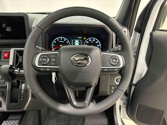 タフト Ｇ　クロムベンチャー　スカイフィールトップ　クロムパック　メッキパック　シルバーアンダーガーニッシュ　インテリアアクセント　ＬＥＤオートライト＆フォグランプ　電動パーキングブレーキ　バックカメラ　アルミホイール（13枚目）