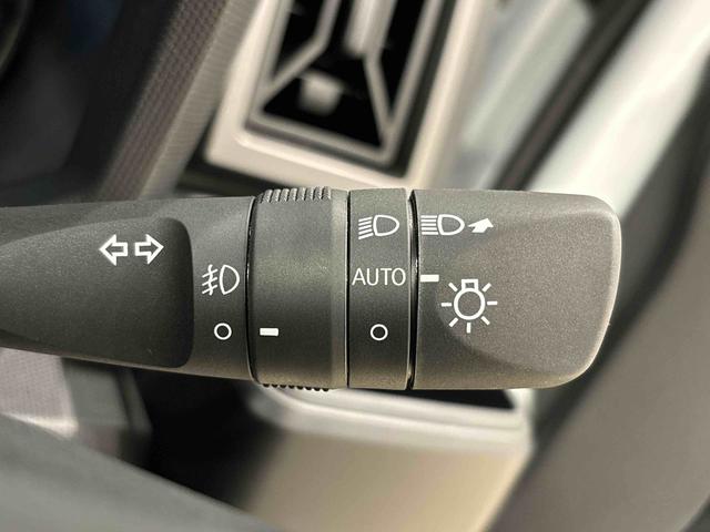 タフト Ｇ　クロムベンチャー　スカイフィールトップ　クロムパック　メッキパック　シルバーアンダーガーニッシュ　インテリアアクセント　ＬＥＤオートライト＆フォグランプ　電動パーキングブレーキ　バックカメラ　アルミホイール（24枚目）