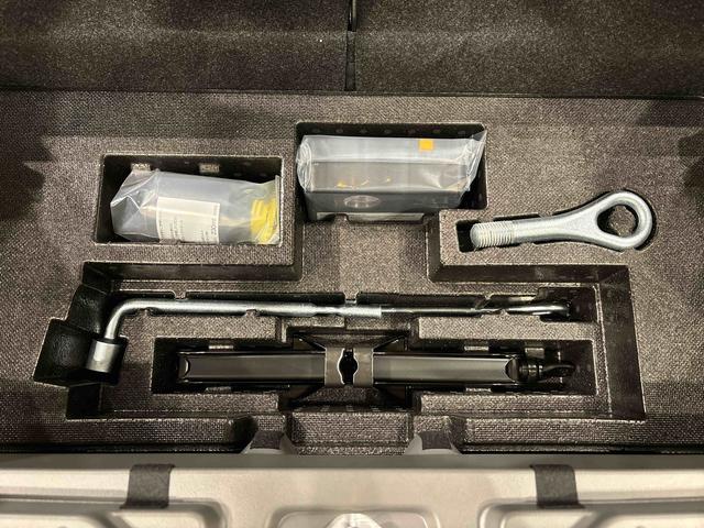 タフト Ｇ　クロムベンチャー　スカイフィールトップ　クロムパック　メッキパック　シルバーアンダーガーニッシュ　インテリアアクセント　ＬＥＤオートライト＆フォグランプ　電動パーキングブレーキ　バックカメラ　アルミホイール（39枚目）