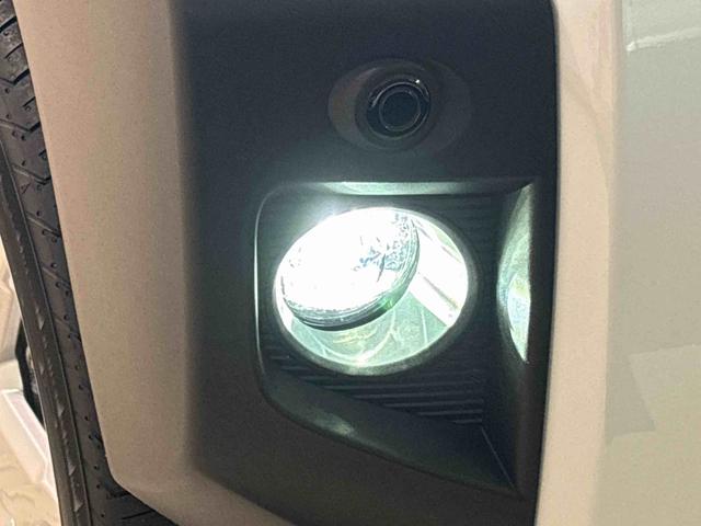 タフト Ｇ　クロムベンチャー　スカイフィールトップ　クロムパック　メッキパック　シルバーアンダーガーニッシュ　インテリアアクセント　ＬＥＤオートライト＆フォグランプ　電動パーキングブレーキ　バックカメラ　アルミホイール（45枚目）