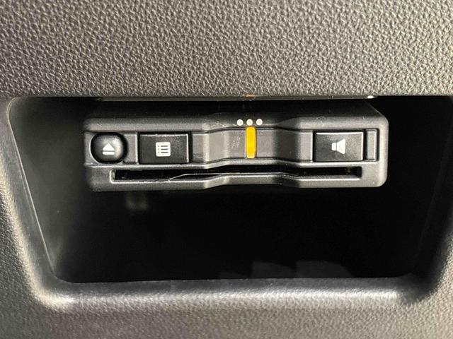 ムーヴキャンバス Ｇメイクアップリミテッド　ＳＡＩＩＩ　ナビ　パノラマモニター　ＬＥＤヘッドライト　ＬＥＤフォグランプ　置き楽ボックス　オートライト　プッシュボタンスタート　セキュリティアラーム（8枚目）