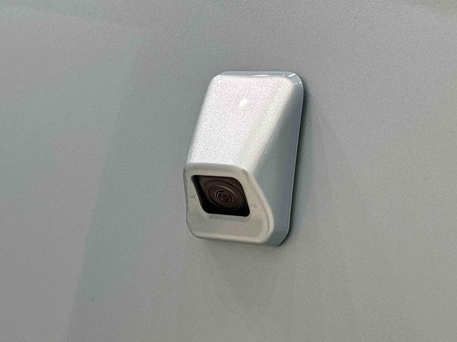 �i�r�Q�[�V�����𑕒����邱�ƂŃo�b�N����Ƃ�����̈��S�m�F���ł���o�b�N�J�������t���Ă܂�