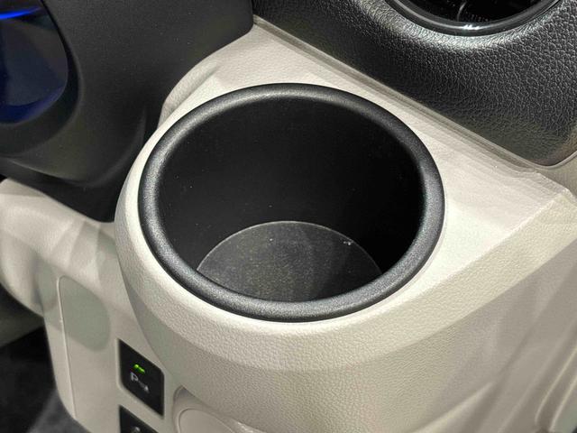 �^�]�ȑ��J�b�v�z���_�[