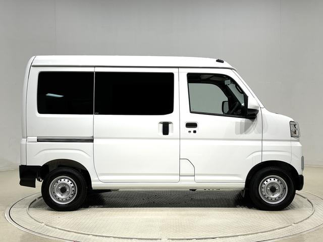 ハイゼットカーゴ ＤＸ　プッシュスタートボタン　オートライト　ＬＥＤヘッドランプ　コーナーセンサー　オーバーヘッドシェルフ　フロントドアパワーウインドウ　キーレスエントリー　ＡＭ／ＦＭラジオ　　マニュアルエアコン　スチールホイール（7枚目）