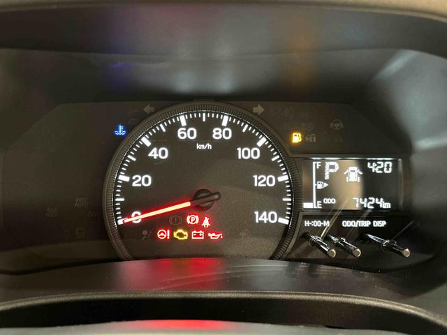 ハイゼットカーゴ ＤＸ　プッシュスタートボタン　オートライト　ＬＥＤヘッドランプ　コーナーセンサー　オーバーヘッドシェルフ　フロントドアパワーウインドウ　キーレスエントリー　ＡＭ／ＦＭラジオ　　マニュアルエアコン　スチールホイール（14枚目）