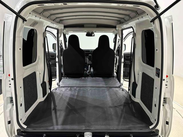 ハイゼットカーゴ ＤＸ　プッシュスタートボタン　オートライト　ＬＥＤヘッドランプ　コーナーセンサー　オーバーヘッドシェルフ　フロントドアパワーウインドウ　キーレスエントリー　ＡＭ／ＦＭラジオ　　マニュアルエアコン　スチールホイール（32枚目）