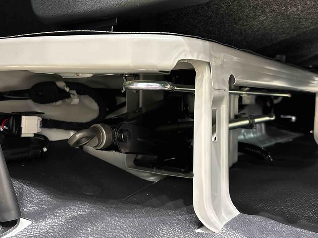 ハイゼットカーゴ ＤＸ　プッシュスタートボタン　オートライト　ＬＥＤヘッドランプ　コーナーセンサー　オーバーヘッドシェルフ　フロントドアパワーウインドウ　キーレスエントリー　ＡＭ／ＦＭラジオ　　マニュアルエアコン　スチールホイール（34枚目）