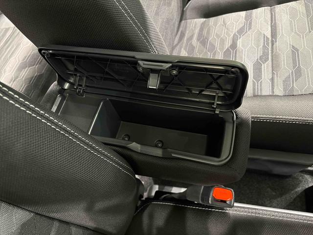 タフト G クロムベンチャー スカイフィールトップ クロムパック メッキパック シルバーアンダーガーニッシュ インテリアアクセント LEDオートライト&フォグランプ 電動パーキングブレーキ バックカメラ アルミホイール(30枚目)