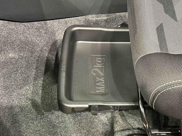 タフト G クロムベンチャー スカイフィールトップ クロムパック メッキパック シルバーアンダーガーニッシュ インテリアアクセント LEDオートライト&フォグランプ 電動パーキングブレーキ バックカメラ アルミホイール(33枚目)