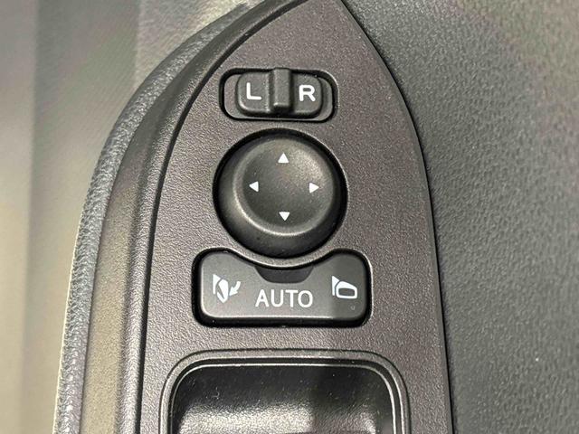 タント カスタムＲＳ　４ＷＤ　バックカメラ付　両側パワースライドドア　ＬＥＤオートライト　パワースライドドアウェルカムオープン機能　電動パーキングブレーキ　運転席助手席シートヒーター　アルミホイール　キーフリーシステム　　オート電動格納式ドアミラー（24枚目）