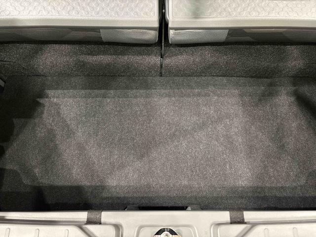 ���Q�[�W�{�[�h�̉��ɂ͎��[���ł��郉�Q�[�W�A���_�[�{�b�N�X