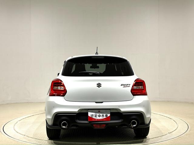 スイフトスポーツ ベースグレード　　ＣＤ　６速マニュアル　ＬＥＤヘッドライト　ＣＤステレオ　　６速マニュアル　　プッシュボタンスタート　シートヒーター　　オートエアコン　　ＬＥＤヘッドライト　　フォグランプ　　コーナーセンサー（9枚目）