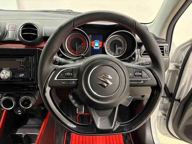 スイフトスポーツ ベースグレード　　ＣＤ　６速マニュアル　ＬＥＤヘッドライト　ＣＤステレオ　　６速マニュアル　　プッシュボタンスタート　シートヒーター　　オートエアコン　　ＬＥＤヘッドライト　　フォグランプ　　コーナーセンサー（11枚目）