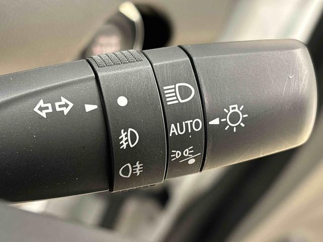 スイフトスポーツ ベースグレード　　ＣＤ　６速マニュアル　ＬＥＤヘッドライト　ＣＤステレオ　　６速マニュアル　　プッシュボタンスタート　シートヒーター　　オートエアコン　　ＬＥＤヘッドライト　　フォグランプ　　コーナーセンサー（22枚目）