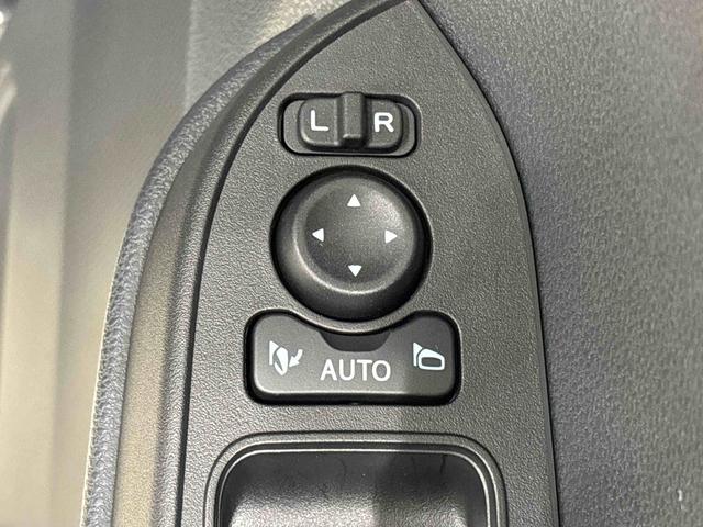 タント カスタムＸ　ＳＲＳサイドエアバッグ　バックカメラ付　両側電動スライドドア　ＬＥＤヘッドライト　ＬＥＤフォグランプ　プッシュボタンスタート　オートホールドブレーキ機能付き電動パーキングブレーキ　１４インチアルミホイール　前席シートヒーター（24枚目）