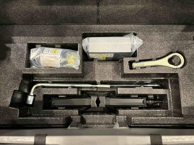 タフト G バックモニター ナビ ETC車載器 ドライブレコーダー スカイフィールトップ LEDオートライト オートハイビーム フロントフォグランプ 運転席/助手席シートヒーター プッシュボタンスタート キーフリーシステム 電動パーキングブレーキ アルミホイール(42枚目)