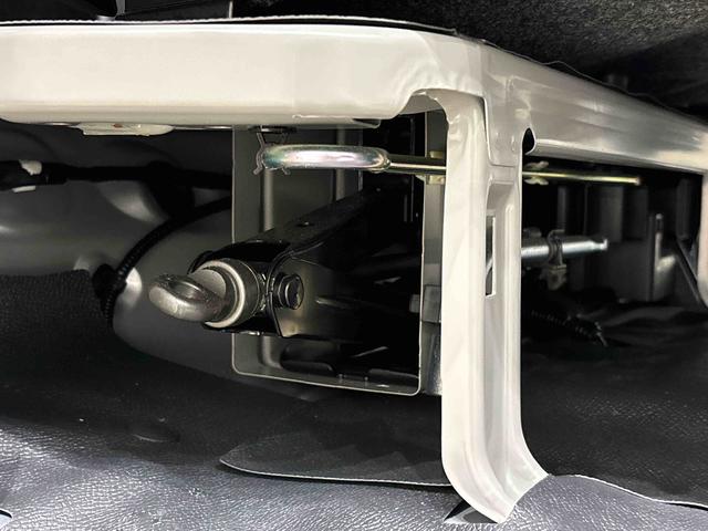 ハイゼットカーゴ ＤＸ　ハロゲンヘッドランプ　　荷室ランプ　コーナーセンサー　ＡＭ・ＦＭラジオ　テンパータイヤ　キーレスエントリー　オーバーヘッドシェルフ（36枚目）