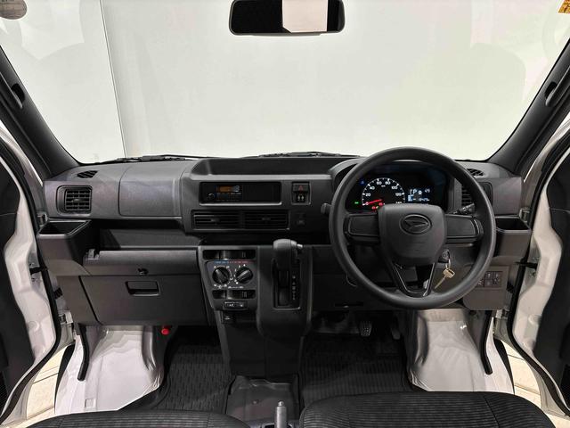 �w�̍������ł��������N�ɒʂ��A�V�[�g�������̂Ȃ��p���ŏ��~�肵�Ղ������ł��B