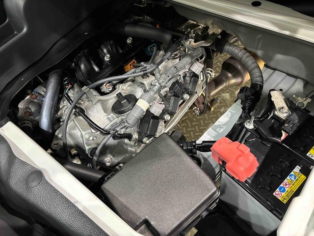 �^�]�ȑ��V�[�g�̉��ɂ̓����e�i���X�z�[���B�G���W�����[�����̃N���[�j���O�ɂ��蔲����͗L��܂���B