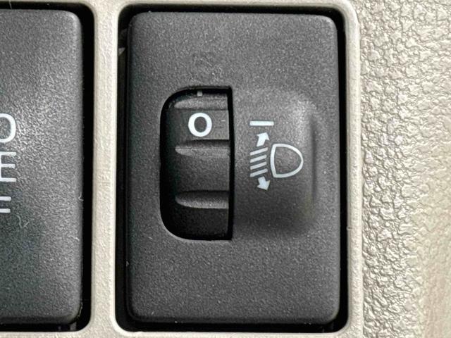 ミライース Ｘｆ　メモリアルエディション　キーレスエントリー　ＥＴＣ　ハロゲンヘッドランプ　セキュリティアラーム　コーナーセンサー　１４インチフルホイールキャップ　　マニュアルエアコン　ショツピングフック（18枚目）