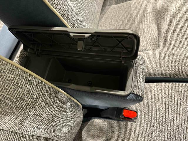 ムーヴキャンバス ストライプスG 電子パーキング 両側パワースライドドア LEDオートライト・フォグランプ 電動パーキングブレーキ プッシュボタンスタート セキュリティアラーム バックカメラ 両側パワースライドドアウエルカムオープン機能 オート電動格納式ドアミラー(30枚目)