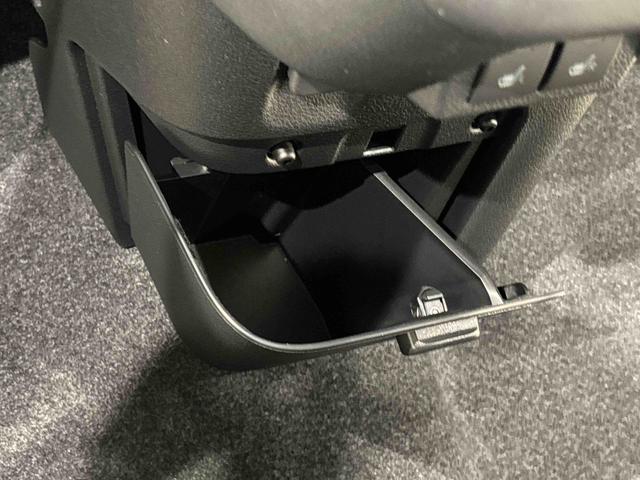 ムーヴキャンバス ストライプスG 電子パーキング 両側パワースライドドア LEDオートライト・フォグランプ 電動パーキングブレーキ プッシュボタンスタート セキュリティアラーム バックカメラ 両側パワースライドドアウエルカムオープン機能 オート電動格納式ドアミラー(32枚目)