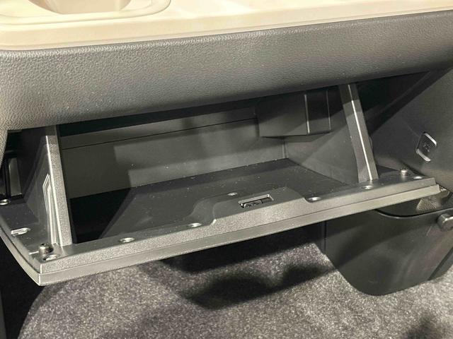 ムーヴキャンバス ストライプスG 電子パーキング 両側パワースライドドア LEDオートライト・フォグランプ 電動パーキングブレーキ プッシュボタンスタート セキュリティアラーム バックカメラ 両側パワースライドドアウエルカムオープン機能 オート電動格納式ドアミラー(33枚目)