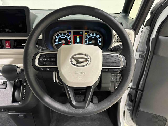 ムーヴキャンバス ストライプスＧ　バックモニター対応カメラ　シートヒーター　ＬＥＤオートライト・フォグランプ　電動パーキングブレーキ　プッシュボタンスタート　セキュリティアラーム　バックカメラ　両側パワースライドドアウエルカムオープン機能　オート電動格納式ドアミラー（12枚目）