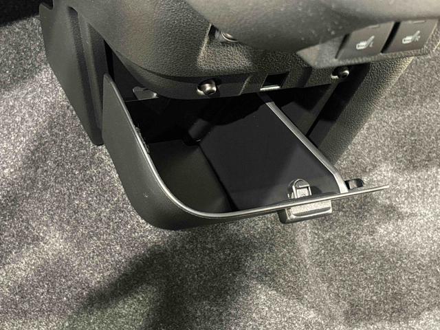 ムーヴキャンバス ストライプスＧ　バックモニター対応カメラ　シートヒーター　ＬＥＤオートライト・フォグランプ　電動パーキングブレーキ　プッシュボタンスタート　セキュリティアラーム　バックカメラ　両側パワースライドドアウエルカムオープン機能　オート電動格納式ドアミラー（32枚目）