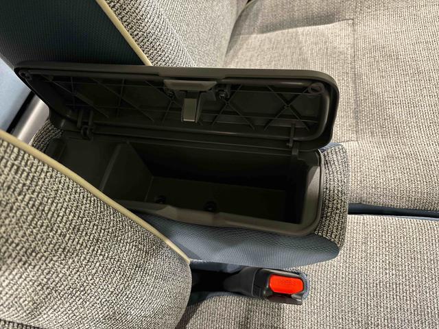 ムーヴキャンバス ストライプスＧターボ　運転席・助手席シートヒーター　純正ナビ装着用アップグレードパック　両側電動スライドドア　電動パーキングブレーキ　オートブレーキホールド機能　運転席シートリフター　チルトステアリング　キーフリーシステム（30枚目）