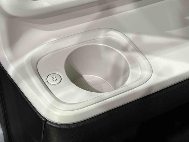 ムーヴキャンバス ストライプスＧターボ　運転席・助手席シートヒーター　純正ナビ装着用アップグレードパック　両側電動スライドドア　電動パーキングブレーキ　オートブレーキホールド機能　運転席シートリフター　チルトステアリング　キーフリーシステム（31枚目）