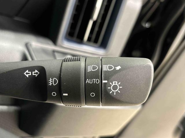 タント カスタムＲＳ　ＬＥＤオートライト　パワースライドドアウェルカムオープン機能　オート電動格納式ドアミラー　助手席ロングスライド　助手席イージークローザー　アルミホイール　キーフリーシステム（25枚目）