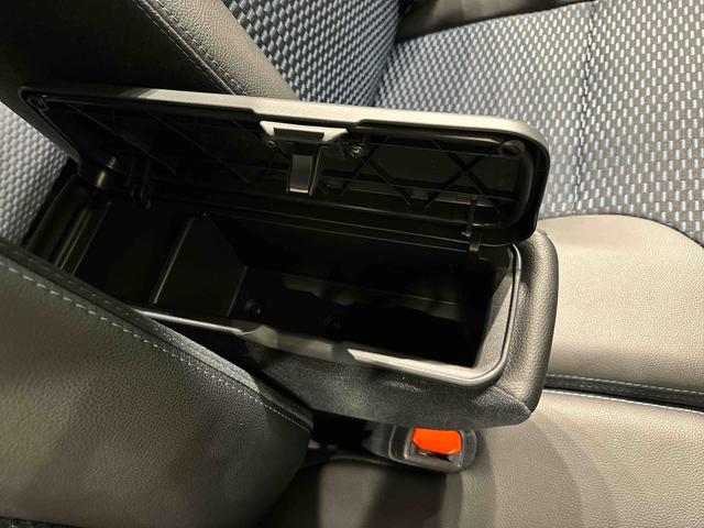 タント カスタムＲＳ　ＬＥＤオートライト　パワースライドドアウェルカムオープン機能　オート電動格納式ドアミラー　助手席ロングスライド　助手席イージークローザー　アルミホイール　キーフリーシステム（32枚目）