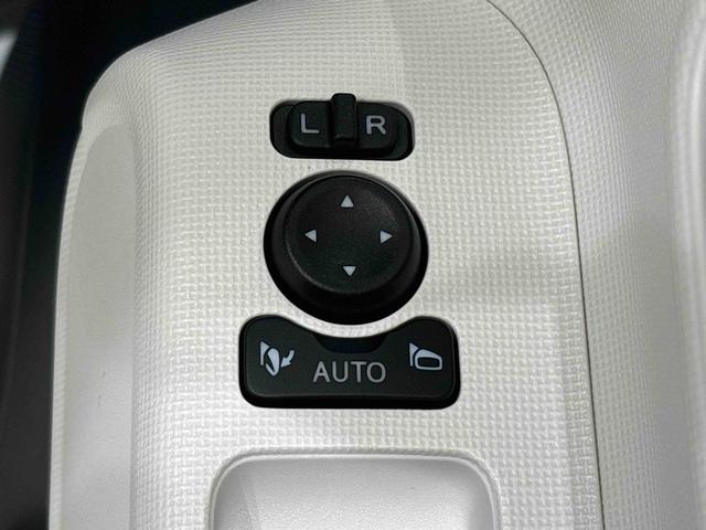 ムーヴキャンバス ストライプスＧターボ　バックモニター対応　シートヒーター　ＬＥＤオートライト・フォグランプ　電動パーキングブレーキ　プッシュボタンスタート　セキュリティアラーム　バックカメラ　両側パワースライドドアウエルカムオープン機能　オート電動格納式ドアミラー（25枚目）