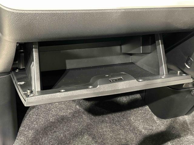 ムーヴキャンバス ストライプスＧターボ　バックモニター対応　シートヒーター　ＬＥＤオートライト・フォグランプ　電動パーキングブレーキ　プッシュボタンスタート　セキュリティアラーム　バックカメラ　両側パワースライドドアウエルカムオープン機能　オート電動格納式ドアミラー（33枚目）