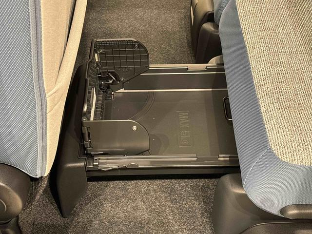 ムーヴキャンバス ストライプスＧターボ　バックモニター対応　シートヒーター　ＬＥＤオートライト・フォグランプ　電動パーキングブレーキ　プッシュボタンスタート　セキュリティアラーム　バックカメラ　両側パワースライドドアウエルカムオープン機能　オート電動格納式ドアミラー（36枚目）