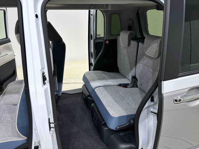 ムーヴキャンバス ストライプスＧターボ　バックモニター対応　シートヒーター　ＬＥＤオートライト・フォグランプ　電動パーキングブレーキ　プッシュボタンスタート　セキュリティアラーム　バックカメラ　両側パワースライドドアウエルカムオープン機能　オート電動格納式ドアミラー（37枚目）