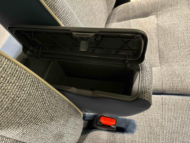 ムーヴキャンバス ストライプスＧ　ナビゲーション　シートヒーター　ＬＥＤオートライト・フォグランプ　電動パーキングブレーキ　プッシュボタンスタート　セキュリティアラーム　バックカメラ　両側パワースライドドアウエルカムオープン機能　オート電動格納式ドアミラー（32枚目）