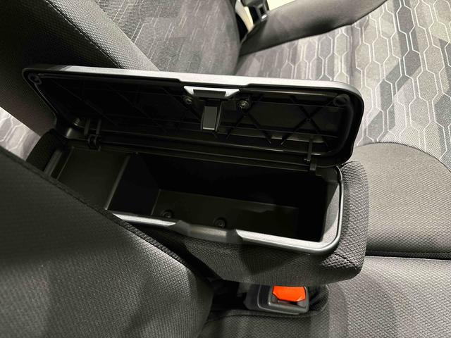 タント ファンクロス バックカメラ 電動パーキングブレーキ 純正ナビ装着用アップグレードパック 電動パーキングブレーキ オートブレーキホールド機能 リヤヒーターダクト 360°スーパーUV&IRカットガラス チルトステアリング 運転席シートリフター キーフリー(30枚目)