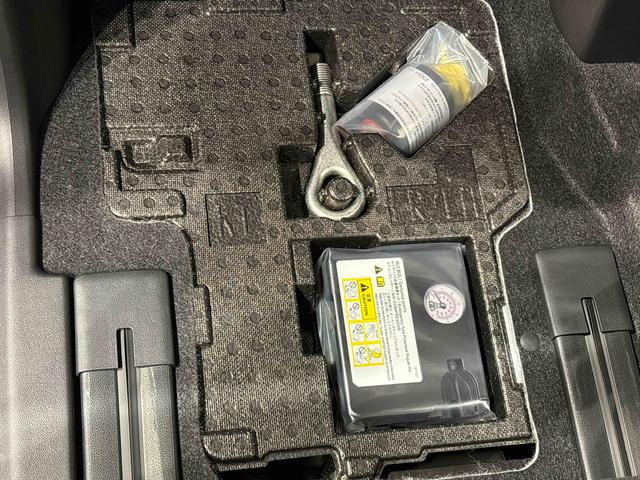 タント ファンクロス バックカメラ 電動パーキングブレーキ 純正ナビ装着用アップグレードパック 電動パーキングブレーキ オートブレーキホールド機能 リヤヒーターダクト 360°スーパーUV&IRカットガラス チルトステアリング 運転席シートリフター キーフリー(33枚目)