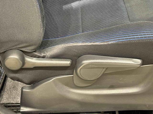 ムーヴ カスタム　Ｘリミテッド　キーフリーシステム　オートエアコン　電動格納式ドアミラー　セキュリティーアラーム　フォグランプ　トップシェイドガラス　アルミホイール　リヤワイパー（22枚目）